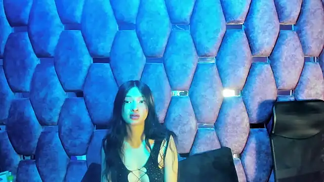 Aurora 18 online show from October 14, 2025, 2:17 pm