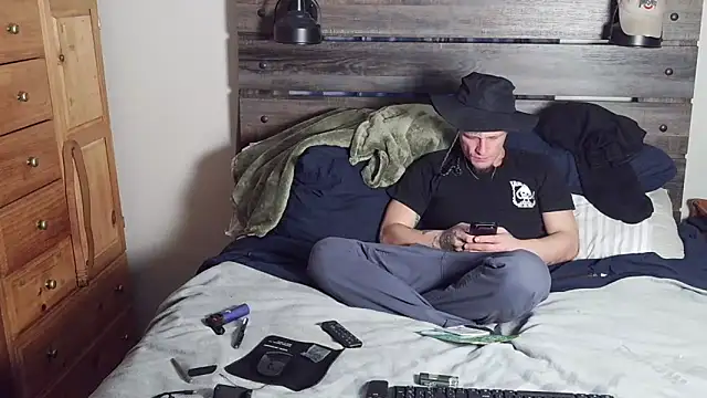 Snapshot of SpAzZ1234 chatting on February 14, 2026, 12:38 pm SpAzZ1234 online show from February 14, 2026, 12:38 pm