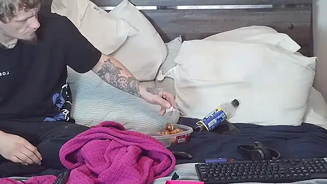 Snapshot of SpAzZ1234 chatting on February 15, 2026, 7:57 pm SpAzZ1234 online show from February 15, 2026, 7:57 pm