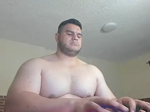 Snapshot of ApholoVV chatting on October 31, 2025, 11:40 am ApholoVV online show from October 31, 2025, 11:40 am