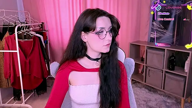 Snapshot of Molly_Sunshine chatting on October 8, 2025, 11:01 am Molly Sunshine online show from October 8, 2025, 11:01 am