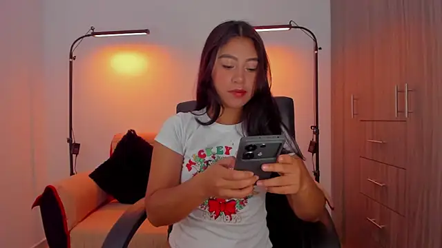 Snapshot of cloy_baby__ chatting on December 19, 2025, 10:39 am cloy baby online show from December 19, 2025, 10:39 am