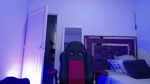 alejandrafitt online show from October 4, 2025, 4:03 am