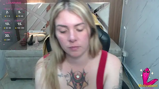 Snapshot of Paula_b_ chatting on June 2, 2026, 1:00 pm Paula b online show from June 2, 2026, 1:00 pm