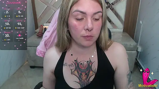Snapshot of Paula_b_ chatting on May 11, 2026, 2:56 pm Paula b online show from May 11, 2026, 2:56 pm