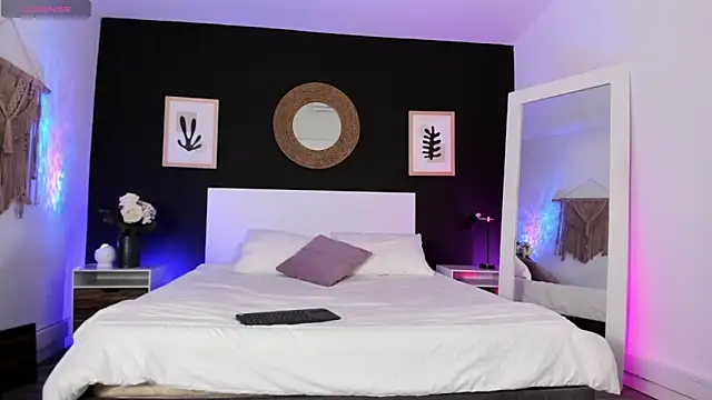 VioletPaket online show from February 24, 2026, 12:17 pm