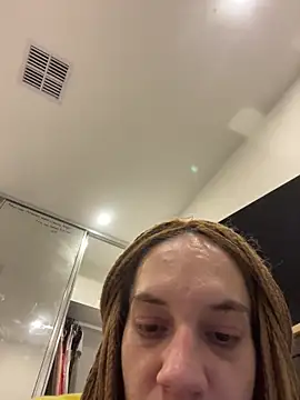 Snapshot of Khloestarh chatting on February 21, 2026, 3:25 pm Khloestarh online show from February 21, 2026, 3:25 pm