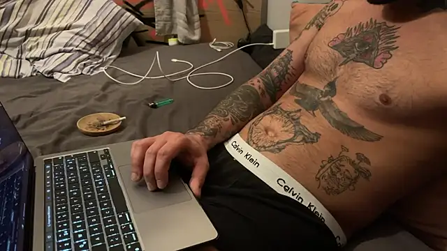 Snapshot of kameray12 chatting on March 14, 2025, 6:18 pm kameray12 online show from March 14, 2025, 6:18 pm