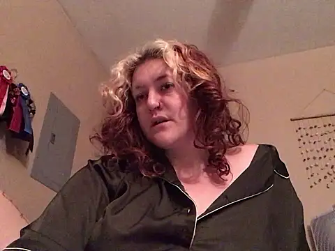 babesb01 online show from May 13, 2026, 4:19 am