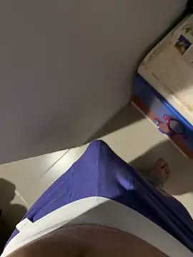 holawey1345 online show from September 15, 2025, 2:01 am