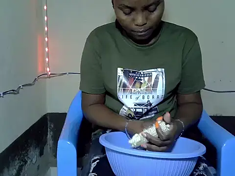 sexy camara4 online show from December 2, 2025, 2:52 pm