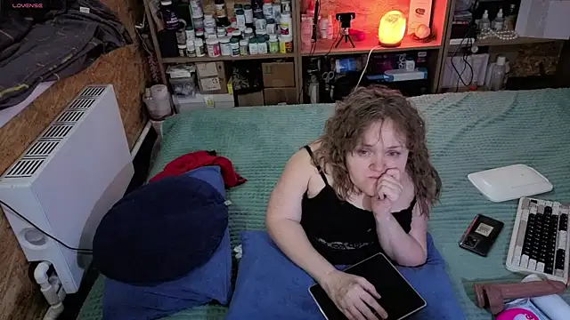 MiniNatalie online show from November 23, 2025, 7:29 am