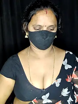 Snapshot of vintage-vibs chatting on May 19, 2026, 4:30 am vintage-vibs online show from May 19, 2026, 4:30 am