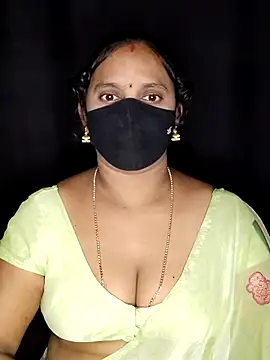 Snapshot of vintage-vibs chatting on April 1, 2026, 6:27 pm vintage-vibs online show from April 1, 2026, 6:27 pm