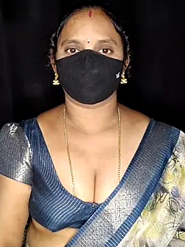 Snapshot of vintage-vibs chatting on March 12, 2026, 6:23 pm vintage-vibs online show from March 12, 2026, 6:23 pm