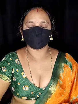 Snapshot of vintage-vibs chatting on March 8, 2026, 6:22 pm vintage-vibs online show from March 8, 2026, 6:22 pm