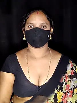 Snapshot of vintage-vibs chatting on April 8, 2026, 5:58 pm vintage-vibs online show from April 8, 2026, 5:58 pm