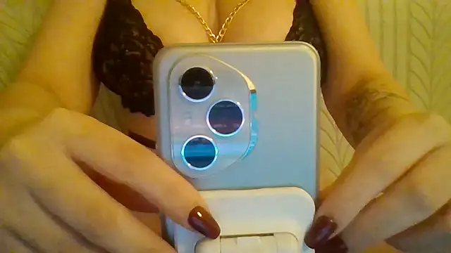 Snapshot of Twerkqueenn chatting on November 23, 2025, 11:48 pm Twerkqueenn online show from November 23, 2025, 11:48 pm