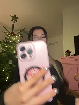 Mia-Minou online show from November 29, 2025, 3:23 pm