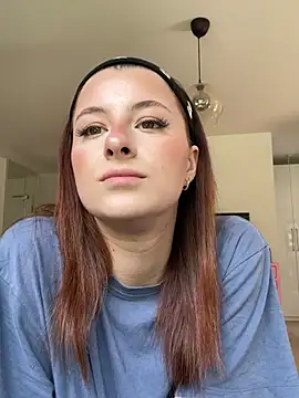 Snapshot of Mia-Minou chatting on May 21, 2026, 10:01 am Mia-Minou online show from May 21, 2026, 10:01 am