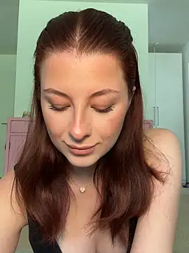 Snapshot of Mia-Minou chatting on May 31, 2026, 8:42 am Mia-Minou online show from May 31, 2026, 8:42 am