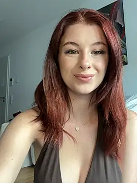 Mia-Minou online show from July 9, 2026, 7:20 am