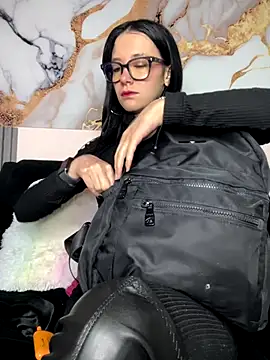 Snapshot of Isabella_21x chatting on October 3, 2025, 12:50 pm Isabella 21x online show from October 3, 2025, 12:50 pm