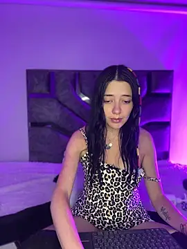 Snapshot of Isabella_21x chatting on May 24, 2026, 2:11 am Isabella 21x online show from May 24, 2026, 2:11 am