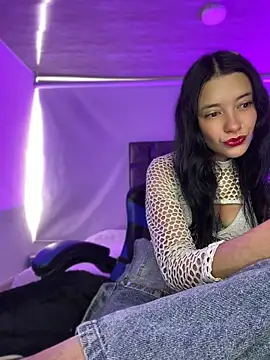 Snapshot of Isabella_21x chatting on May 21, 2026, 12:57 pm Isabella 21x online show from May 21, 2026, 12:57 pm