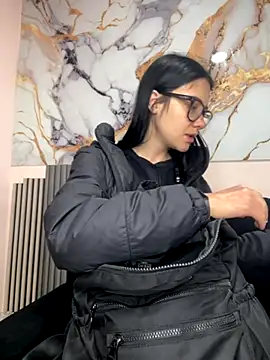 Snapshot of Isabella_21x chatting on September 30, 2025, 12:44 pm Isabella 21x online show from September 30, 2025, 12:44 pm