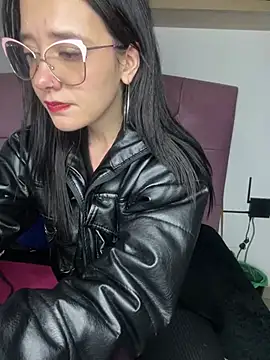 Snapshot of Isabella_21x chatting on March 18, 2025, 4:39 pm Isabella 21x online show from March 18, 2025, 4:39 pm