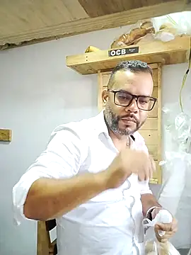 Snapshot of Daos69 chatting on February 24, 2026, 9:04 pm Daos69 online show from February 24, 2026, 9:04 pm