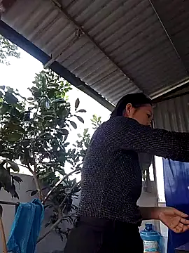 Snapshot of Aninyin22 chatting on November 25, 2025, 2:45 am Aninyin22 online show from November 25, 2025, 2:45 am