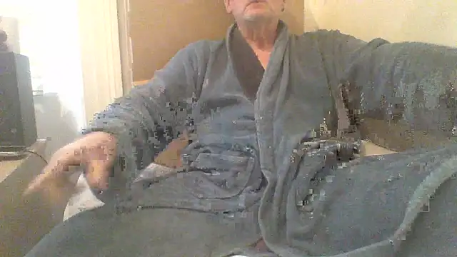 Snapshot of oldenglishguy chatting on November 9, 2025, 3:16 pm oldenglishguy online show from November 9, 2025, 3:16 pm