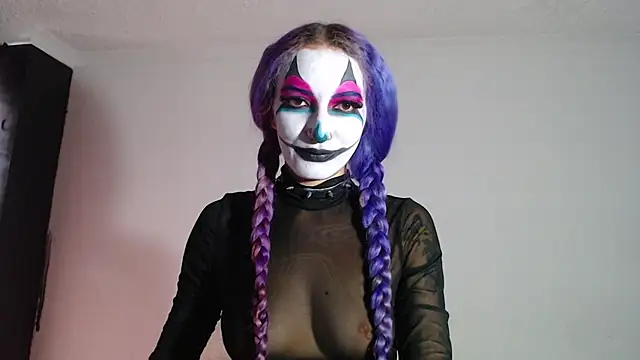 Eloise-brown online show from November 9, 2025, 7:29 pm