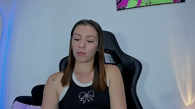 Snapshot of roxanne_jones1 chatting on June 5, 2026, 9:53 pm roxanne jones1 online show from June 5, 2026, 9:53 pm