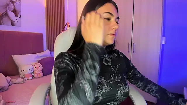 mia nevaeh online show from November 10, 2025, 9:09 pm