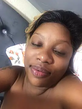 Snapshot of Miss_Moriah chatting on February 21, 2025, 5:24 am Miss Moriah online show from February 21, 2025, 5:24 am