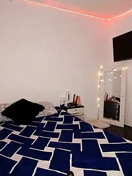 Fanny Klean online show from February 8, 2026, 5:05 am