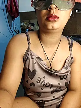 Snapshot of Manpreet_kaur21 chatting on May 30, 2026, 12:33 pm Manpreet kaur21 online show from May 30, 2026, 12:33 pm