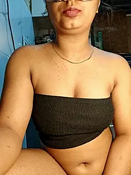 Snapshot of Manpreet_kaur21 chatting on February 18, 2026, 5:42 pm Manpreet kaur21 online show from February 18, 2026, 5:42 pm