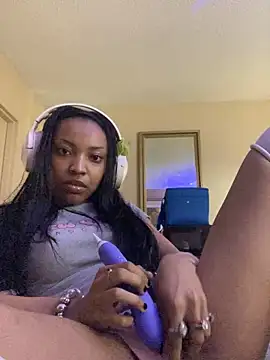 Snapshot of KimiAqua chatting on December 14, 2025, 7:52 pm KimiAqua online show from December 14, 2025, 7:52 pm