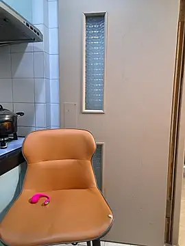 Snapshot of LenaShow chatting on January 9, 2026, 2:35 pm LenaShow online show from January 9, 2026, 2:35 pm