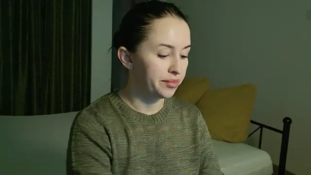 Snapshot of VioletCatt chatting on October 8, 2025, 5:31 am VioletCatt online show from October 8, 2025, 5:31 am