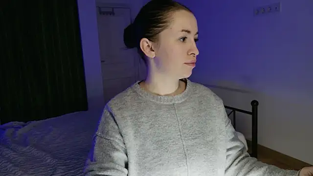 Snapshot of VioletCatt chatting on December 16, 2025, 6:39 am VioletCatt online show from December 16, 2025, 6:39 am