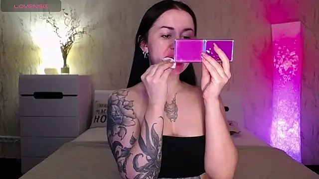 Snapshot of VioletCatt chatting on March 15, 2025, 7:09 am VioletCatt online show from March 15, 2025, 7:09 am