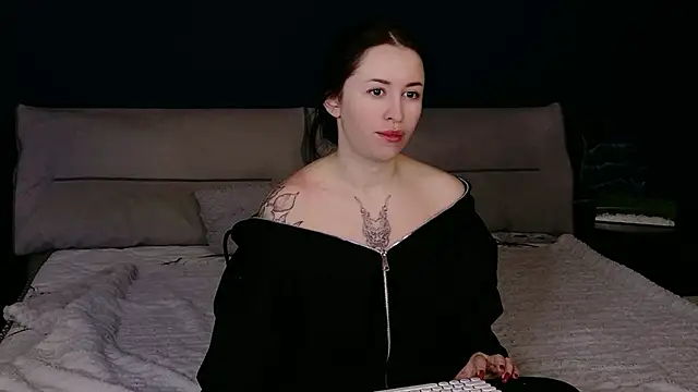 Snapshot of VioletCatt chatting on February 5, 2026, 6:53 am VioletCatt online show from February 5, 2026, 6:53 am