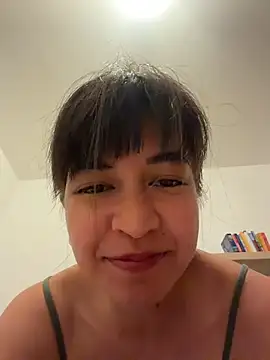 Snapshot of BitchyBratxxx chatting on May 5, 2026, 7:17 pm BitchyBratxxx online show from May 5, 2026, 7:17 pm
