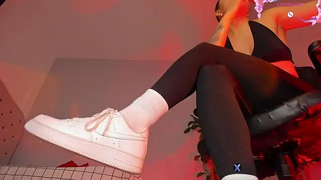 charlotte  grey online show from April 8, 2026, 8:21 pm