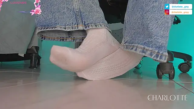 charlotte  grey online show from October 29, 2025, 8:30 pm